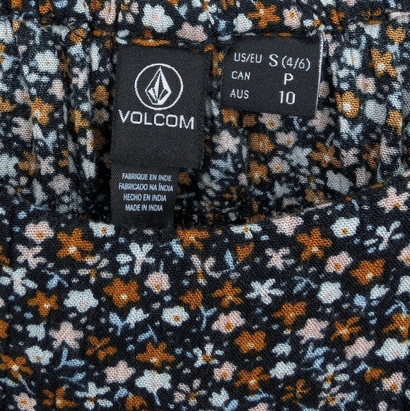 Volcom Women's Small 4/6 Black Floral Peasant Long Sleeve Flowy Top Cottagecore - Picture 2 of 8